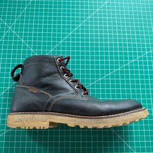 Keen Men's Black Leather Boots with Tan Sole and Red Laces